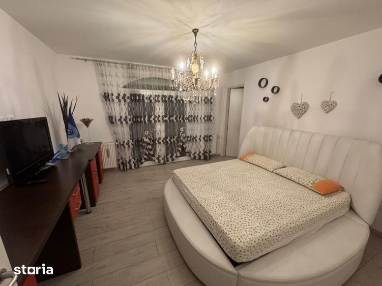 Casă cu 4 camere cu Teren 540 Mp în Calea București