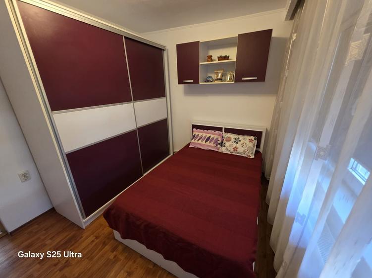Apartament cu 3 camere decomandat în Vărsătura