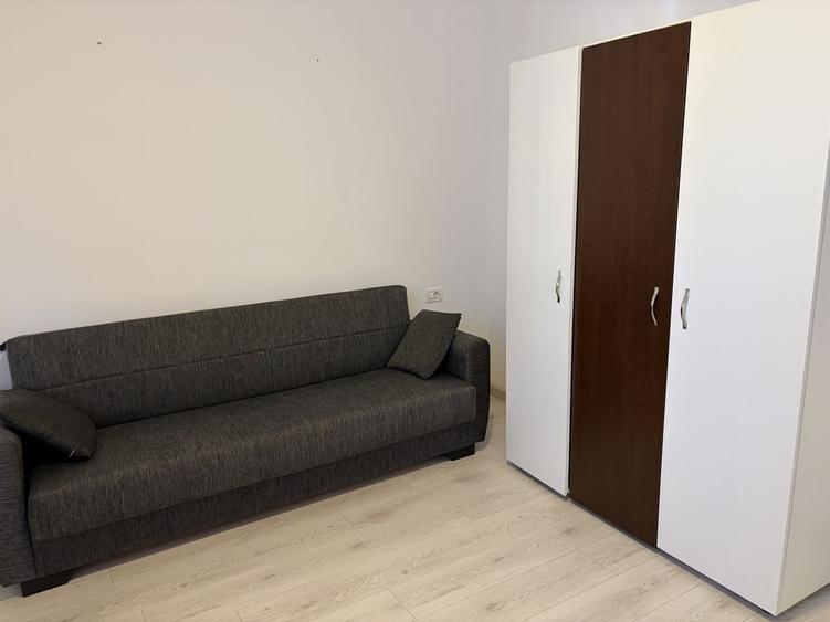 Apartament cu 3 camere decomandat în Dumbrăvița