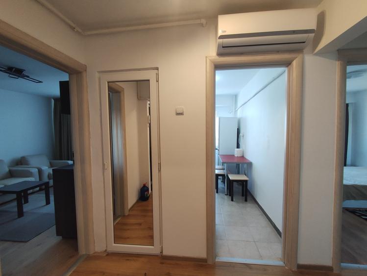 Apartament cu 3 camere decomandat în Boema