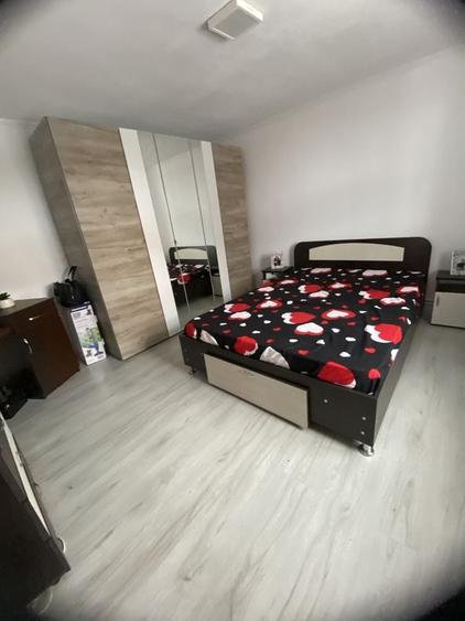 Casă cu 4 camere în Sinești