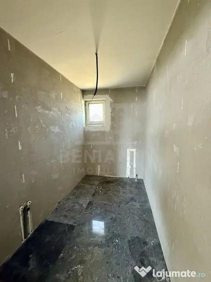 Casă cu 4 camere cu Teren 300 Mp în Calea București
