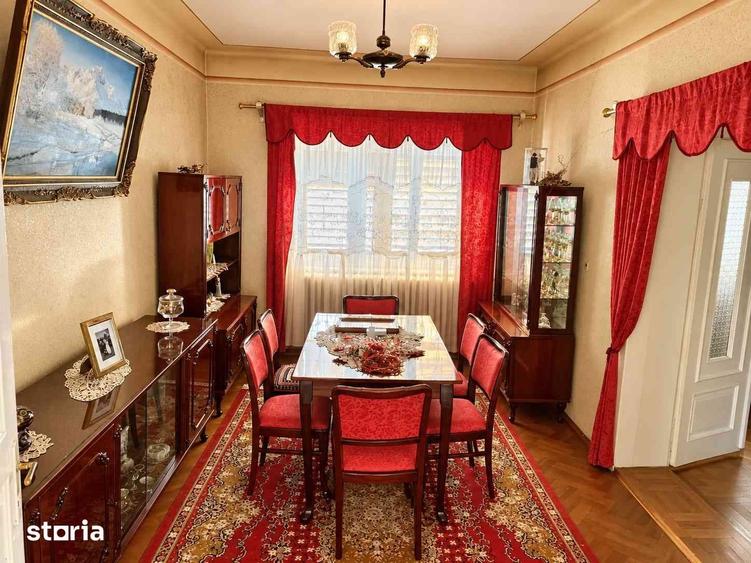 Casă cu 4 camere decomandat cu Teren 700 Mp în Central