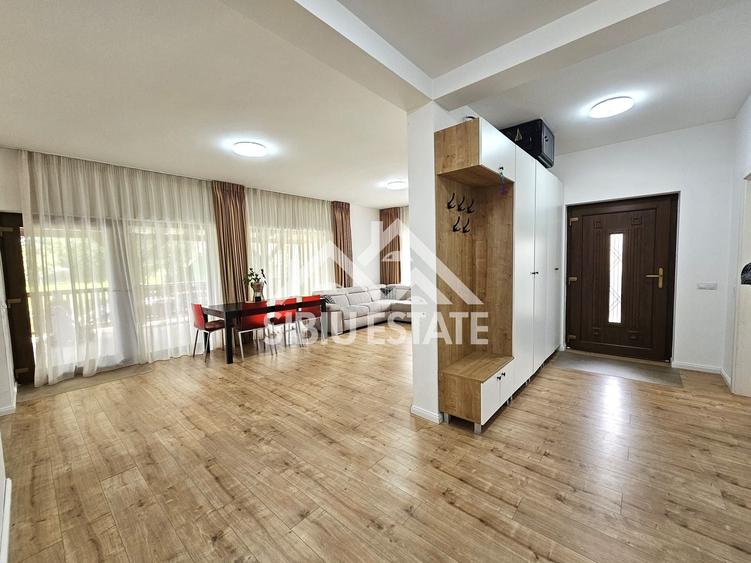 Casă individuală cu 6 camere cu Canalizare în Exterior Sud