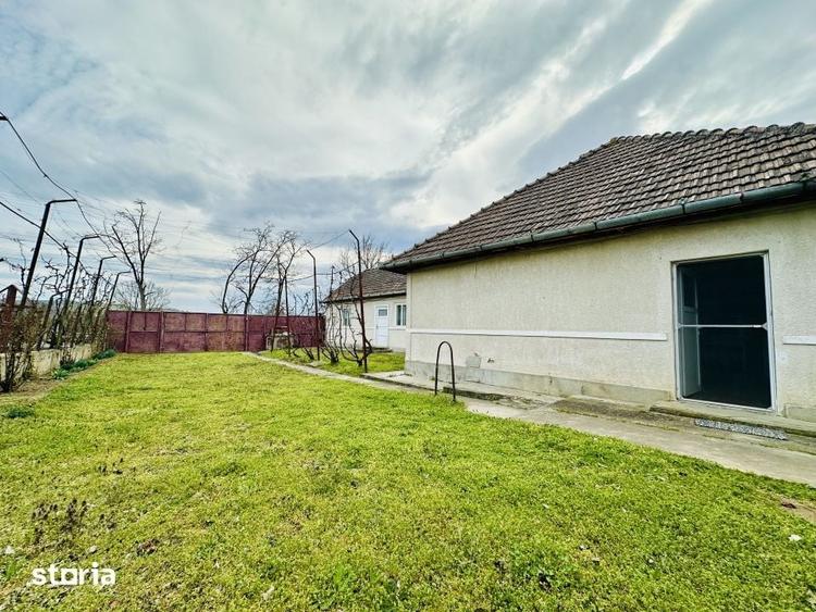 Casă cu 5 camere cu Teren 4629 Mp în Mica