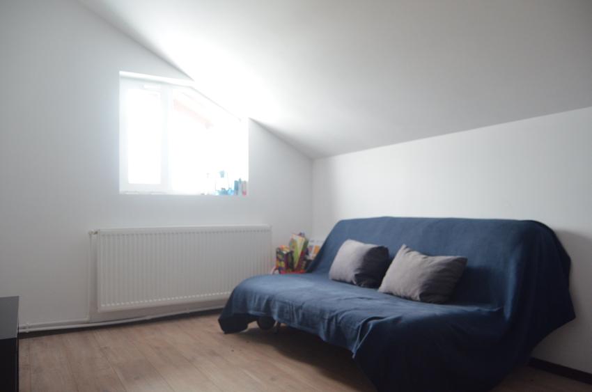 Apartament cu 2 camere decomandat în Bușteni