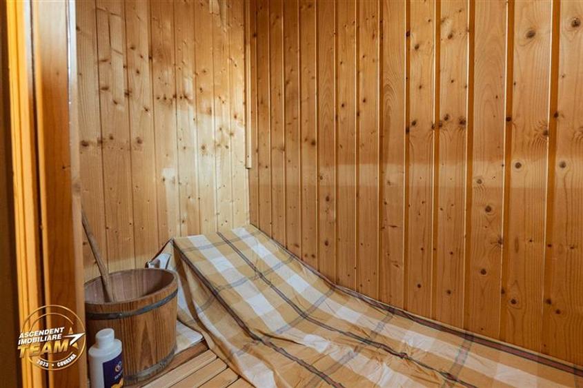 Casă cu 7 camere cu Teren 2822 Mp în Căpeni