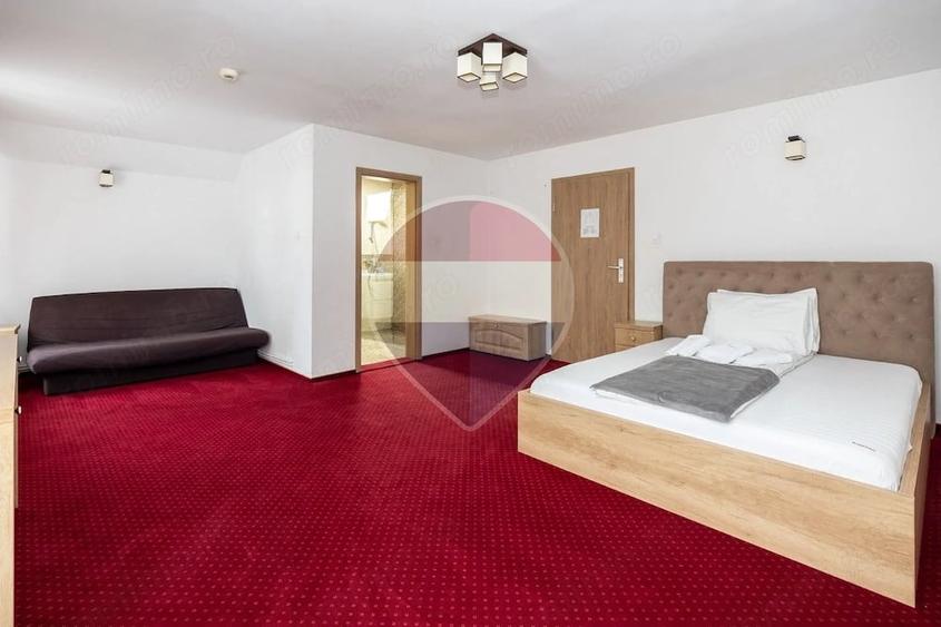 Casă cu 13 camere cu Teren 869 Mp în Central