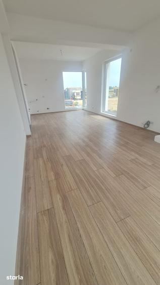 Casă cu 3 camere cu Teren 348 Mp în Berceni