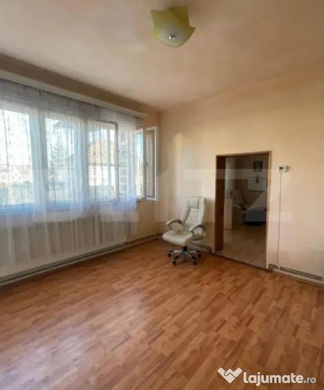 Casă cu 3 camere cu Teren 580 Mp în Central