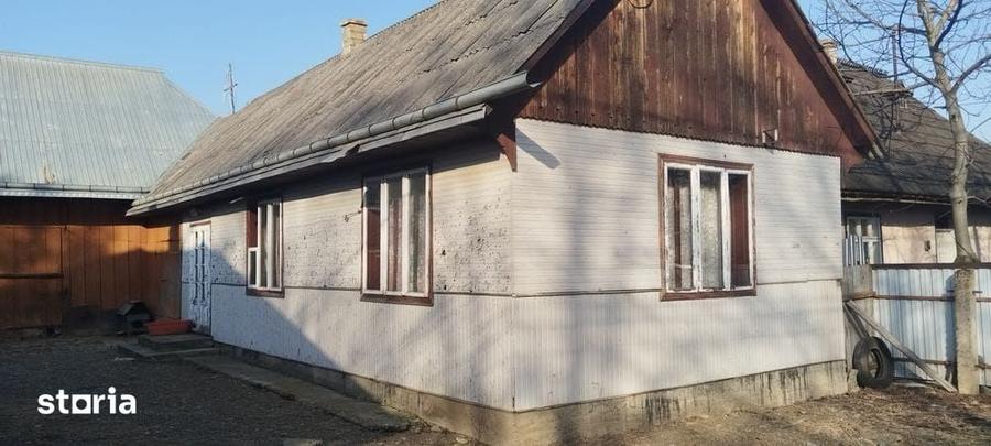 Casă cu 4 camere cu Teren 5400 Mp în Frătăuții Vechi