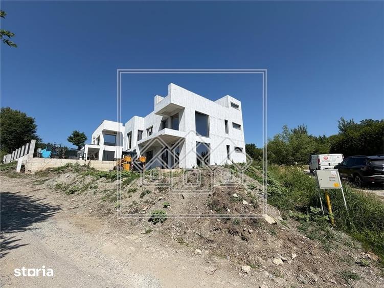 Casă cu 6 camere cu Teren 950 Mp în Valea Aurie