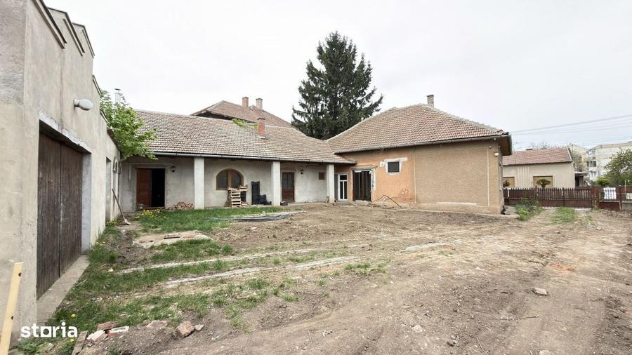 Casă cu 4 camere în Central