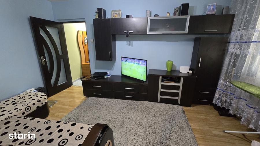 Apartament cu 3 camere în Craiovei