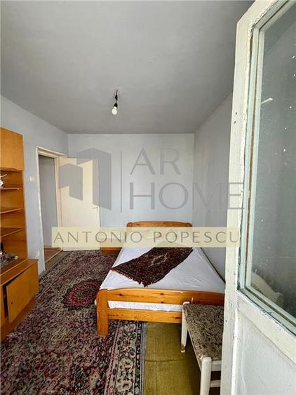 Apartament cu 4 camere decomandat în Malu Roșu