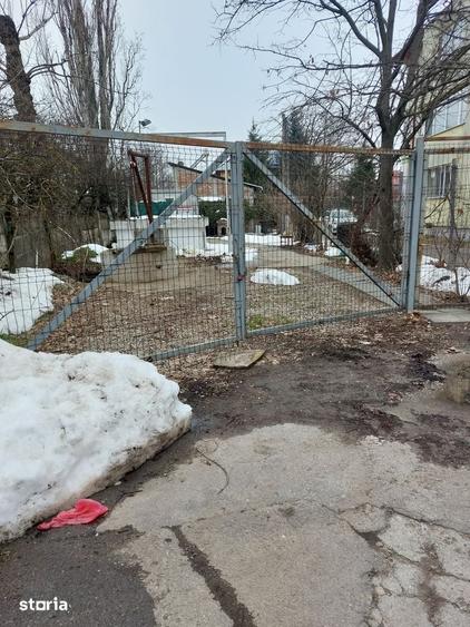 Teren de 3500 mp, în Central