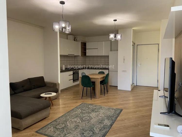 4 City 3 camere cu balcon si parcare