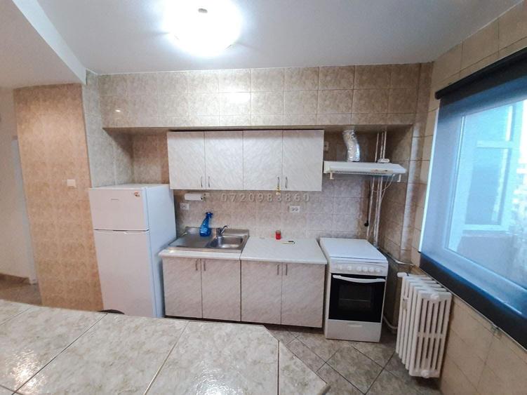 Apartament cu 3 camere semidecomandat în Drumul Taberei