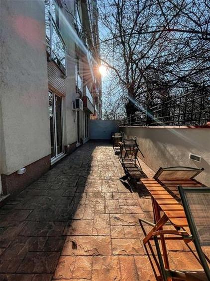 Apartament cu 4 camere decomandat în Central