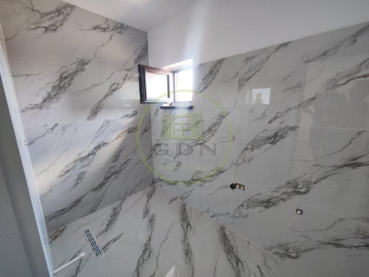 Casă individuală cu 5 camere cu Canalizare în Bariera Vâlcii