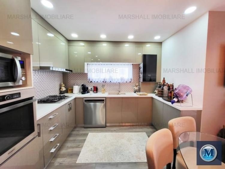 Apartament cu 3 camere decomandat, mobilat în Albert
