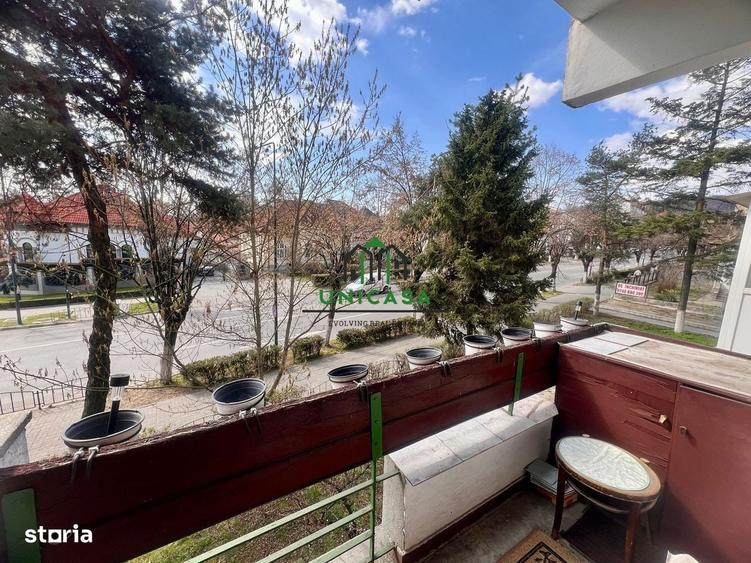 Apartament cu 3 camere semidecomandat în Nicolae Bălcescu