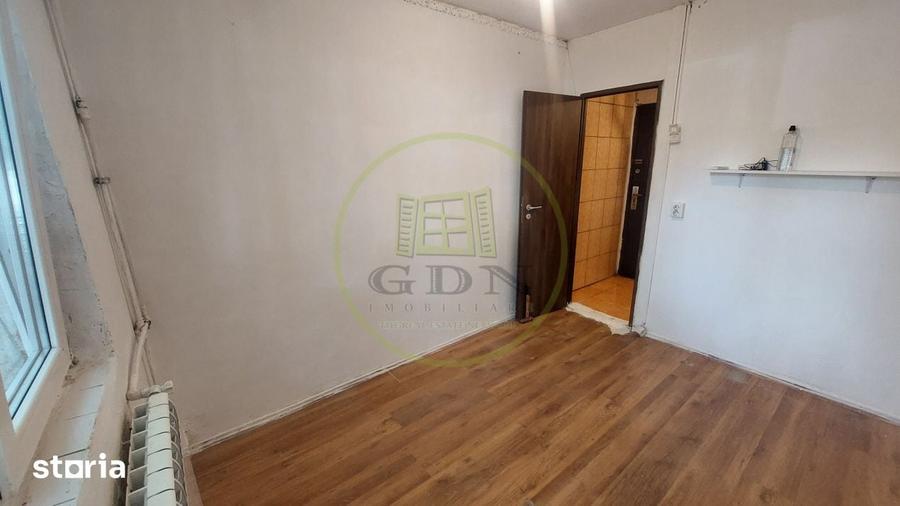 Garsonieră semidecomandată în Craiovița Nouă