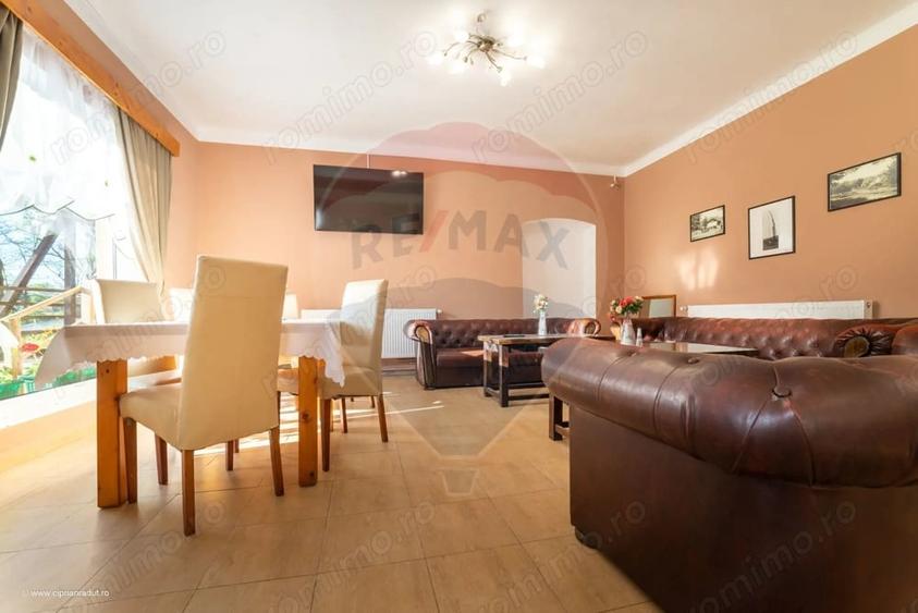 Casă cu 16 camere cu Teren 417 Mp în Bazna