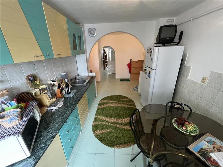 Apartament 3 camere, etaj 3, zona Finante- Km0 - 1