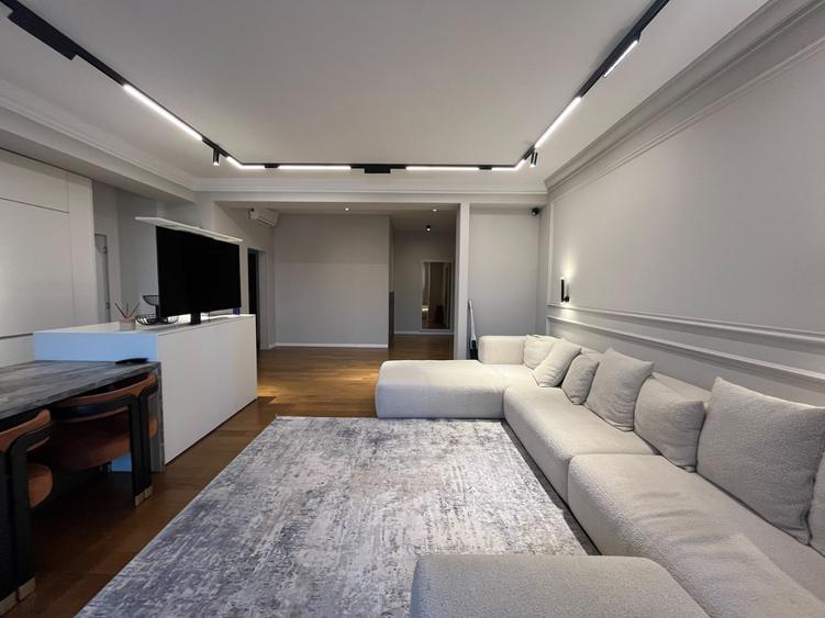 Apartament cu 3 camere decomandat, mobilat în Unirii