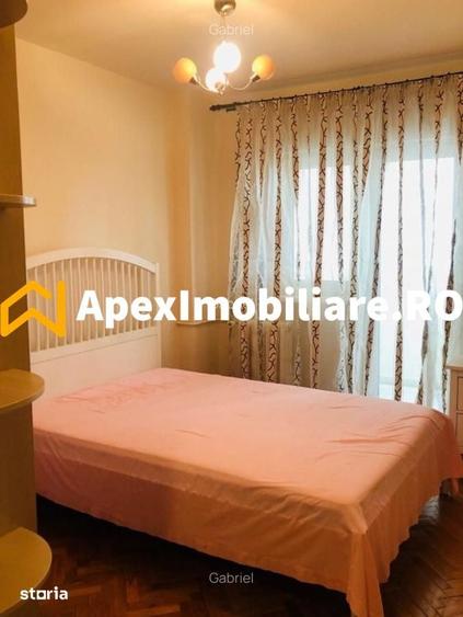 Apartament cu 4 camere semidecomandat în Eminescu