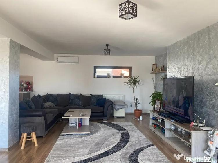 Casă cu 4 camere cu Teren 1200 Mp în Țintea