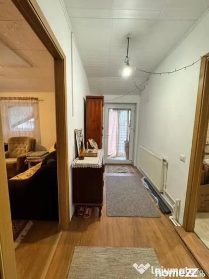 Casă cu 3 camere cu Teren 400 Mp în Valea Roșie