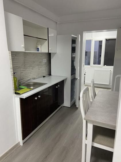 Apartament cu 2 camere decomandat în Micro 12
