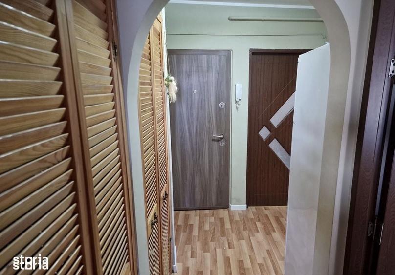 Apartament cu 2 camere decomandat în Micro 17