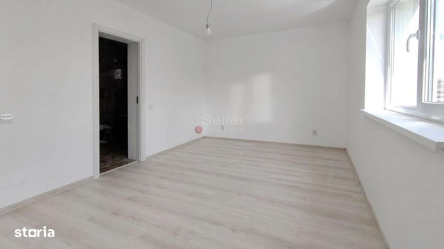 Casă cu 3 camere cu Teren 500 Mp în Noua