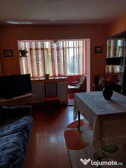 Apartament cu 2 camere semidecomandat în Sud