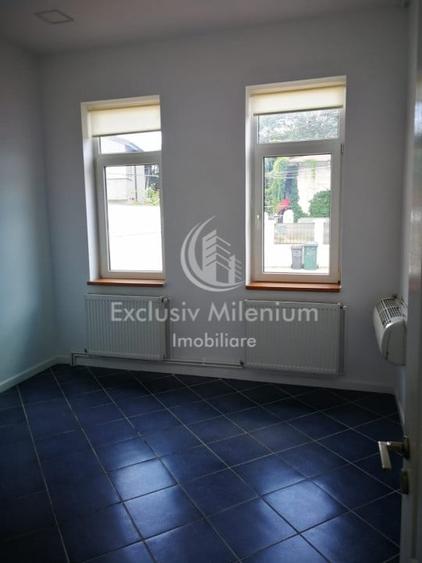 Casă individuală cu 6 camere cu Canalizare în Tineretului