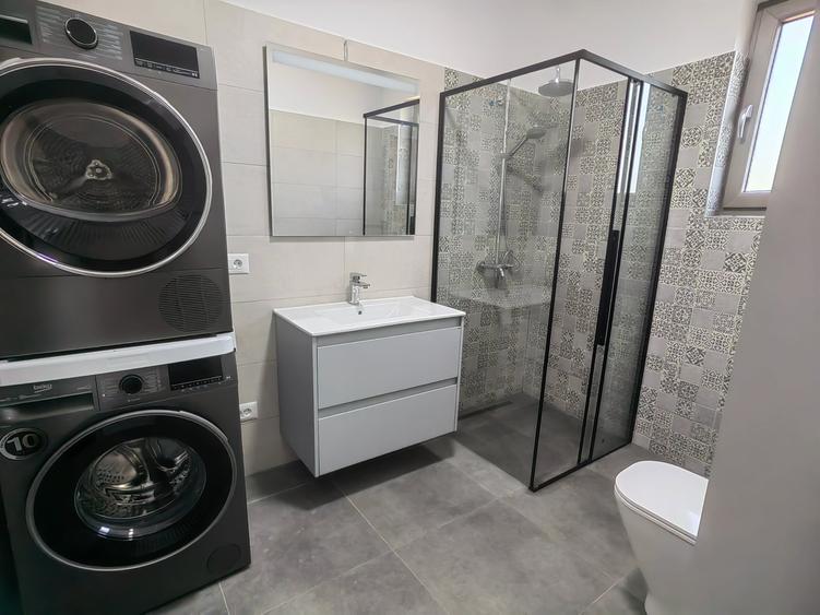 Casă cu 4 camere cu Canalizare în Corbeanca