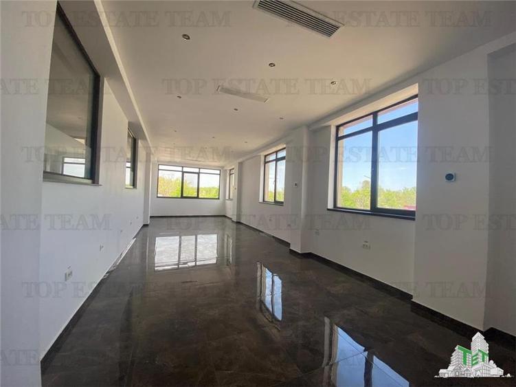 Birou, de 64.800003051758 mp, în Exterior Nord
