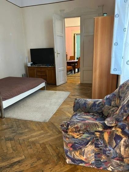Apartament cu 5 camere decomandat în Decebal