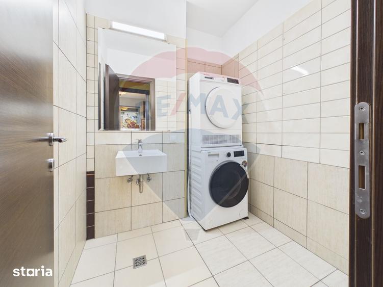 Apartament cu 4 camere decomandat în Văcăresti