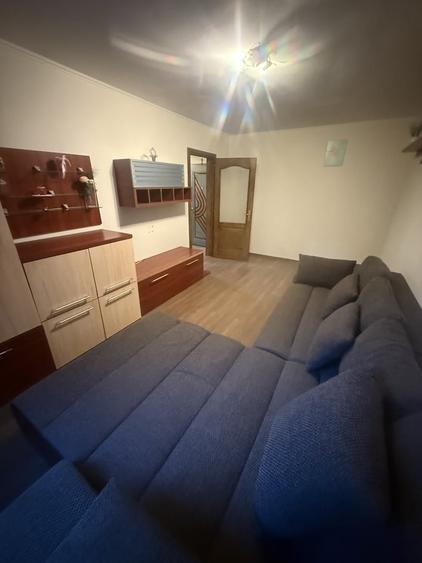 Apartament cu 2 camere decomandat în Apărătorii Patriei