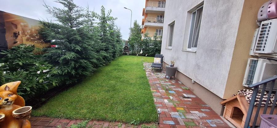 Apartament cu 3 camere decomandat în Exterior Est