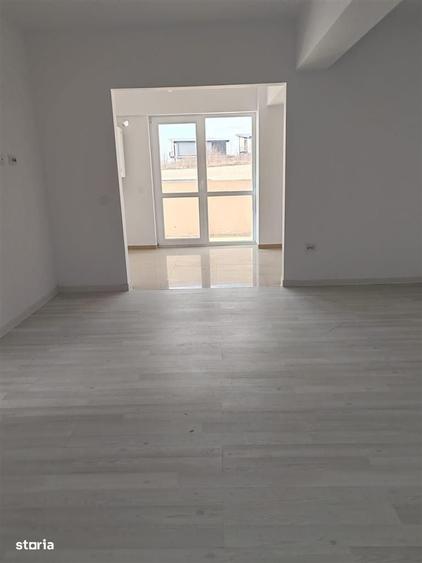 Apartament cu 3 camere semidecomandat în Uricani