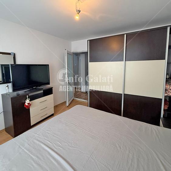 Apartament cu 3 camere în Micro 13