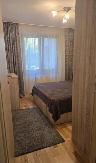Apartament cu 4 camere decomandat în Crângași