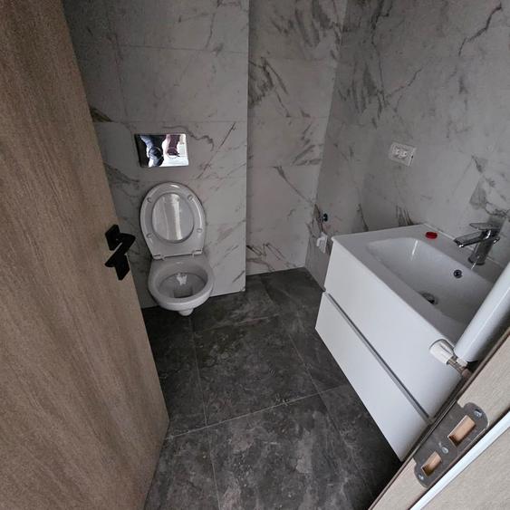 Apartament cu 3 camere în Berceni