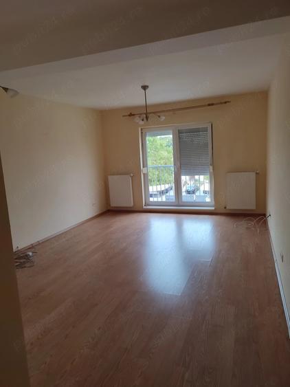 Apartament cu 2 camere semidecomandat în Subcetate