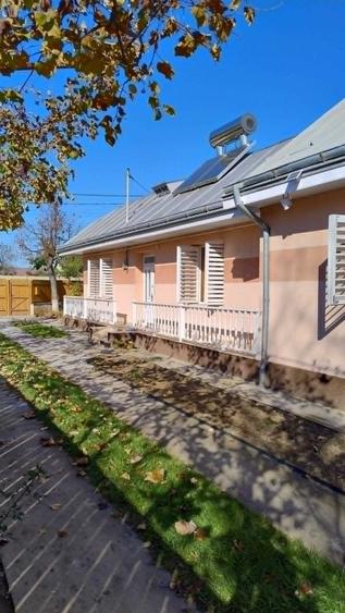 Casă cu 4 camere în Central